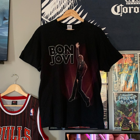 2010 Bon Jovi Tour T-shirt - Picture 1 of 6
